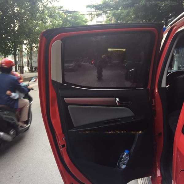HOLDEN COLORADO custom-fit car window sun shades — photo 9
