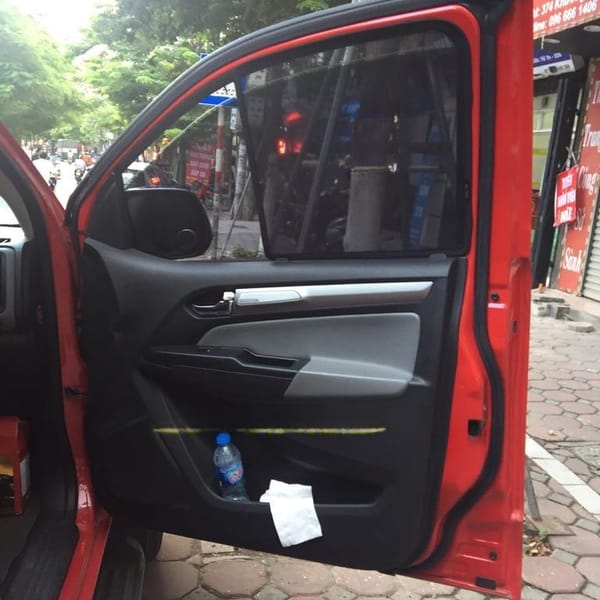 HOLDEN COLORADO custom-fit car window sun shades — photo 12
