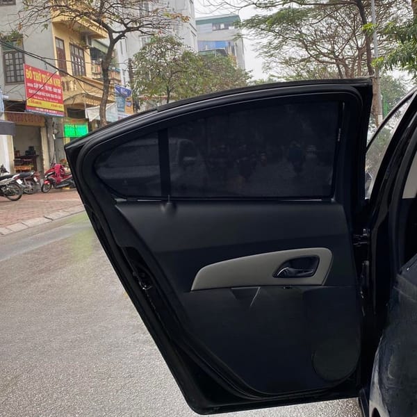 HOLDEN CRUZE 2010-2015 custom-fit car window sun shades — photo 5