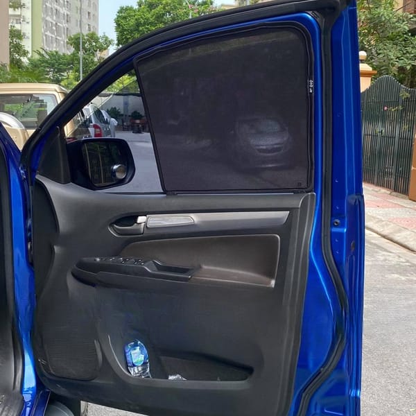 HOLDEN TRAILBLAZER custom-fit car window sun shades — photo 4