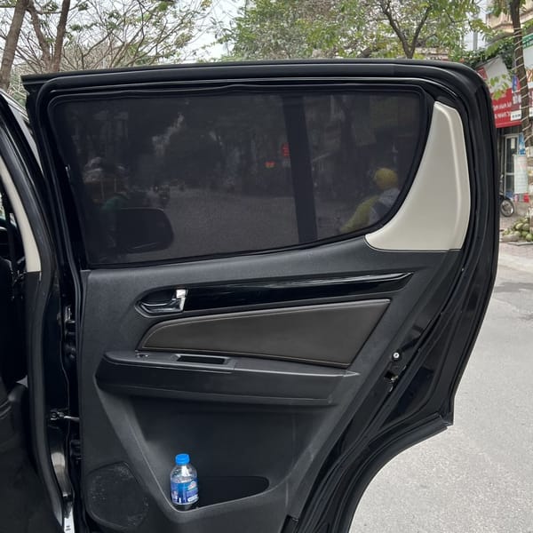 HOLDEN TRAILBLAZER custom-fit car window sun shades — photo 7