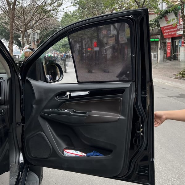 HOLDEN TRAILBLAZER custom-fit car window sun shades — photo 8