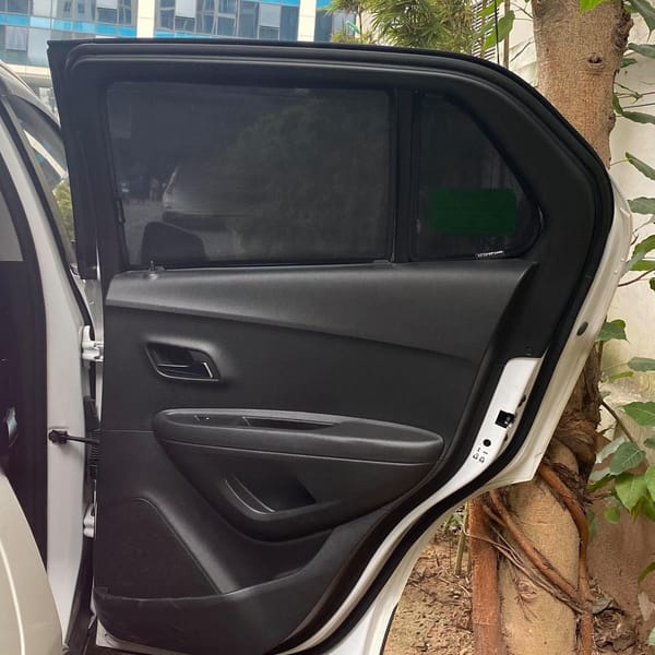 HOLDEN TRAX custom-fit car window sun shades — photo 3