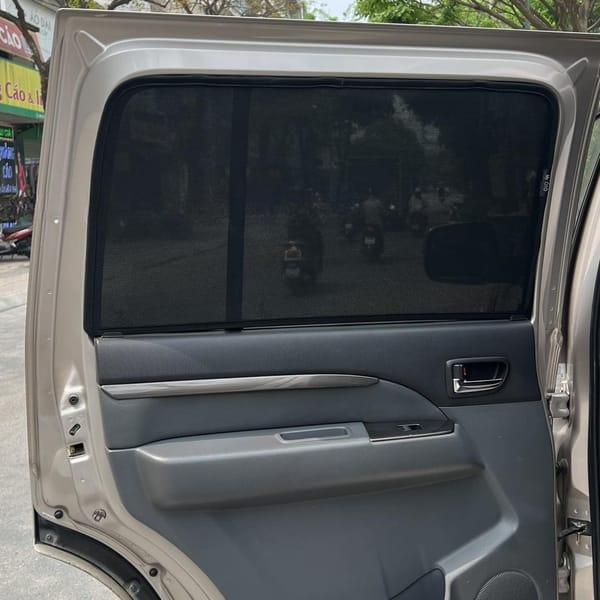 FORD EVEREST 2006-2016 custom-fit car window sun shades — photo 1