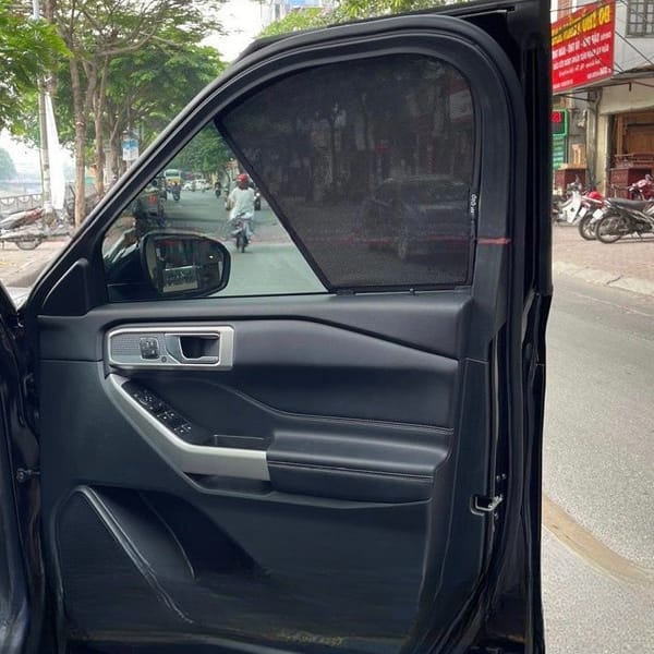 FORD EXPLORER 2023-2024 custom-fit car window sun shades — photo 4