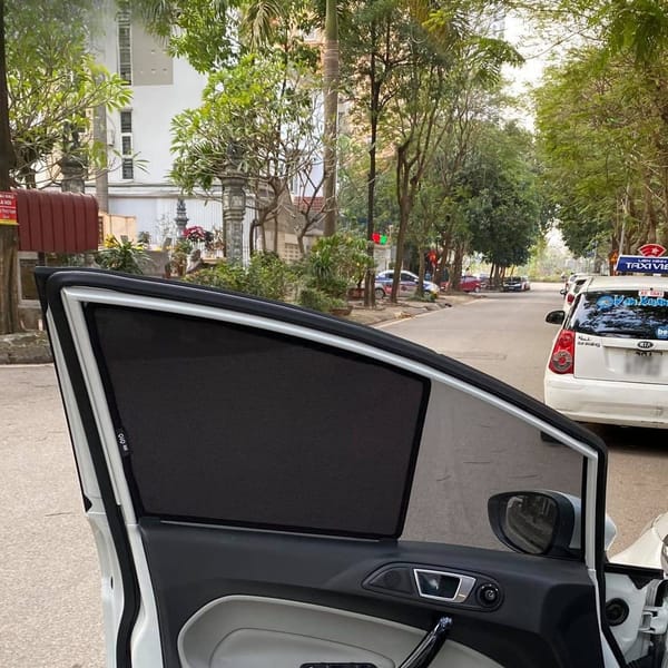 FORD FIESTA HATCHBACK custom-fit car window sun shades — photo 16
