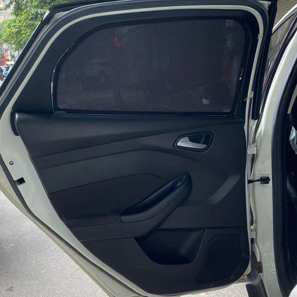FORD FOCUS HATCHBACK 2014-2020 custom-fit car window sun shades — photo 1