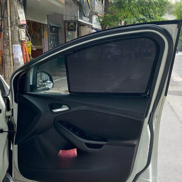 FORD FOCUS HATCHBACK 2014-2020 custom-fit car window sun shades — photo 4