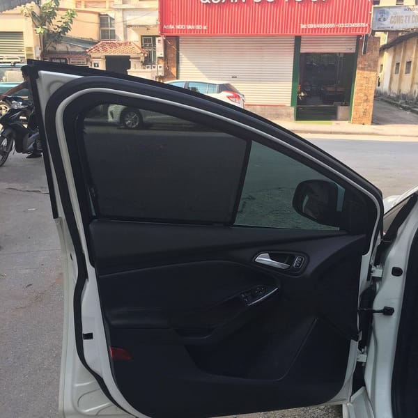 FORD FOCUS HATCHBACK 2014-2020 custom-fit car window sun shades — photo 6