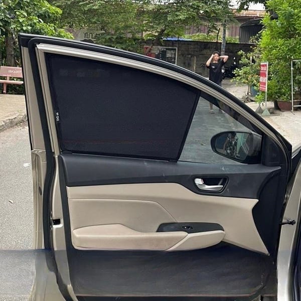 HYUNDAI ACCENT 2017-2023 custom-fit car window sun shades — photo 10