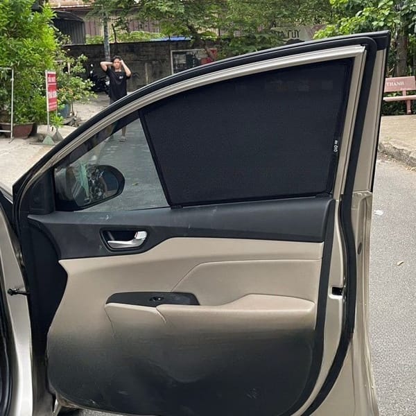 HYUNDAI ACCENT 2017-2023 custom-fit car window sun shades — photo 12