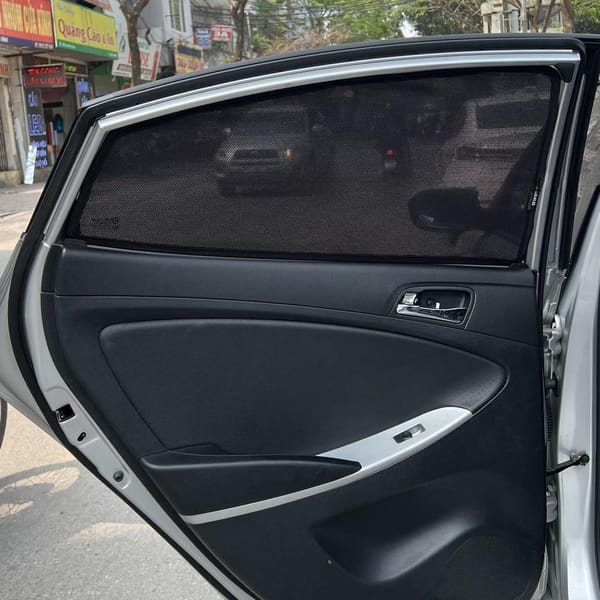 HYUNDAI ACCENT SEDAN 2011-2016 custom-fit car window sun shades — photo 1