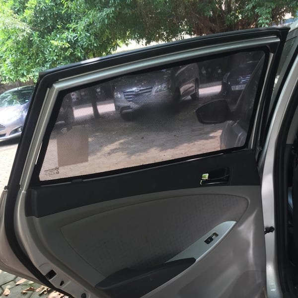 HYUNDAI ACCENT HATCHBACK 2010-2016 custom-fit car window sun shades — photo 5