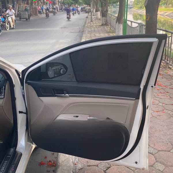 HYUNDAI ELANTRA 2017-2020 custom-fit car window sun shades — photo 4