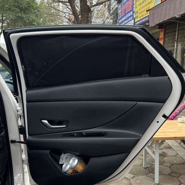 HYUNDAI ELANTRA 2021-2025 custom-fit car window sun shades — photo 3