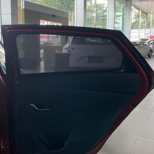 HYUNDAI ELANTRA 2021-2025 custom-fit car window sun shades — photo 7