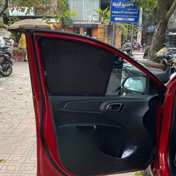 HYUNDAI I10 HATCHBACK 2021-2025 custom-fit car window sun shades — photo 6