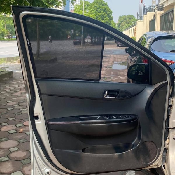 HYUNDAI I20 2008-2012 custom-fit car window sun shades — photo 10