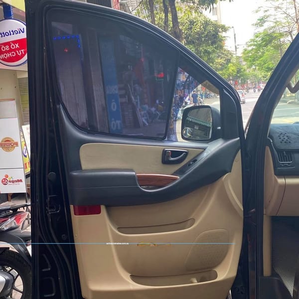 HYUNDAI ILOAD (STAREX) 2010-2016 custom-fit car window sun shades — photo 2