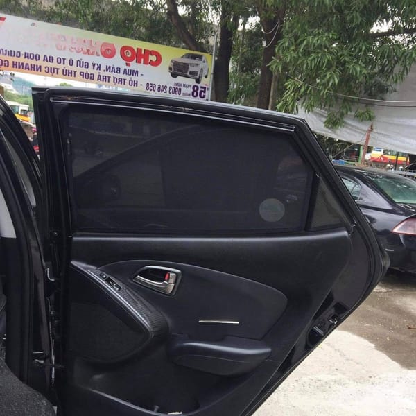 HYUNDAI TUCSON 2009-2015 custom-fit car window sun shades — photo 3