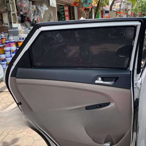 HYUNDAI TUCSON 2016-2021 custom-fit car window sun shades — photo 1