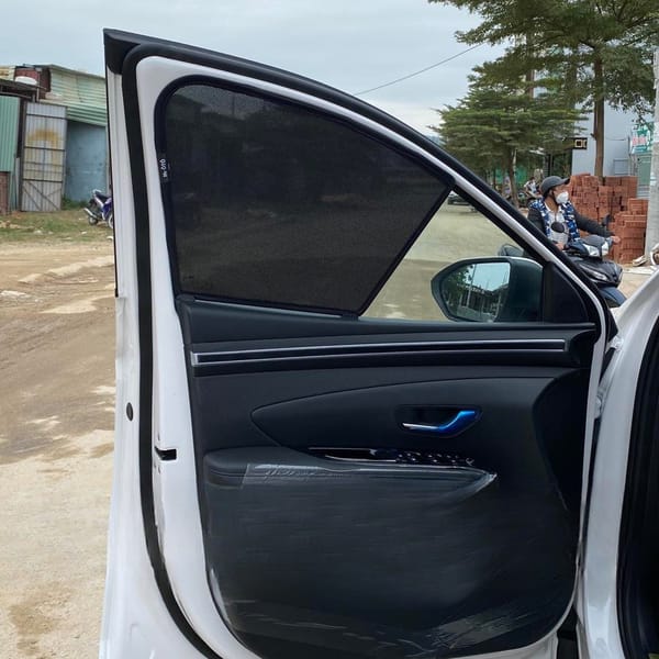 HYUNDAI TUCSON 2022-2025 custom-fit car window sun shades — photo 5