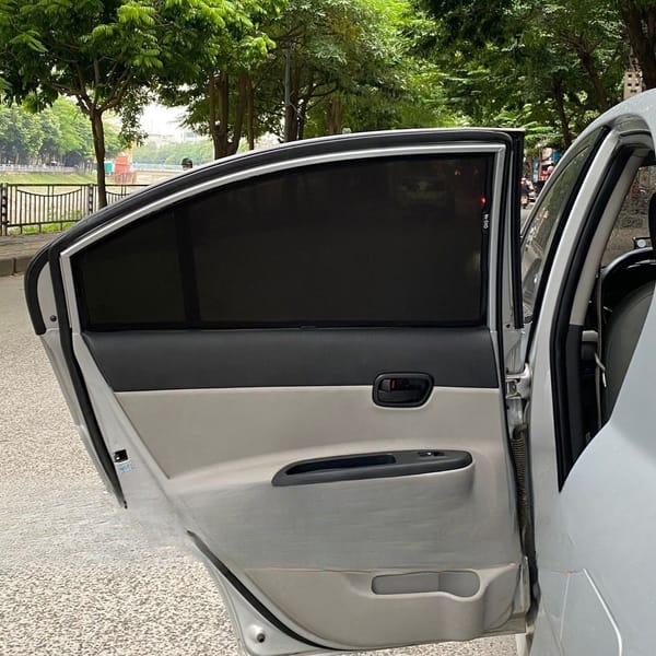 HYUNDAI VERNA custom-fit car window sun shades — photo 1