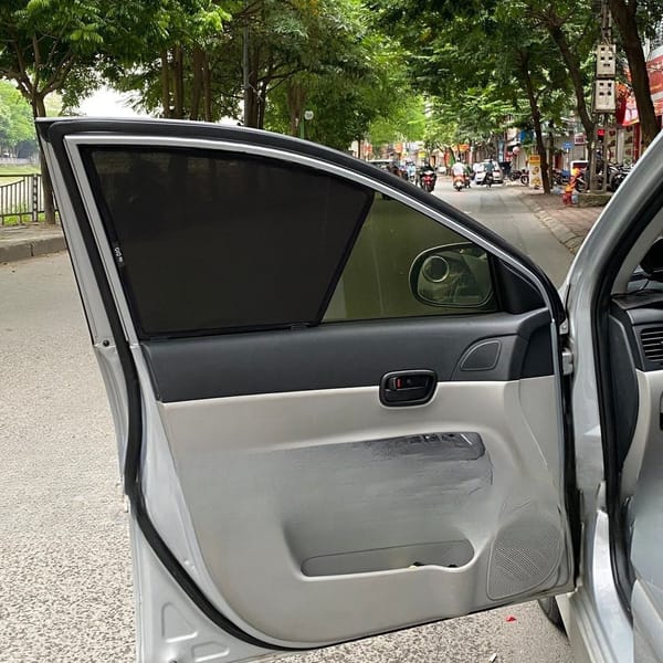 HYUNDAI VERNA custom-fit car window sun shades — photo 2