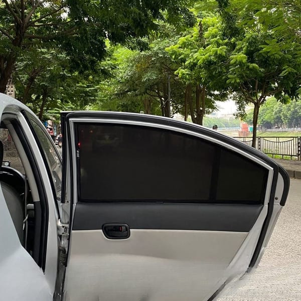HYUNDAI VERNA custom-fit car window sun shades — photo 3