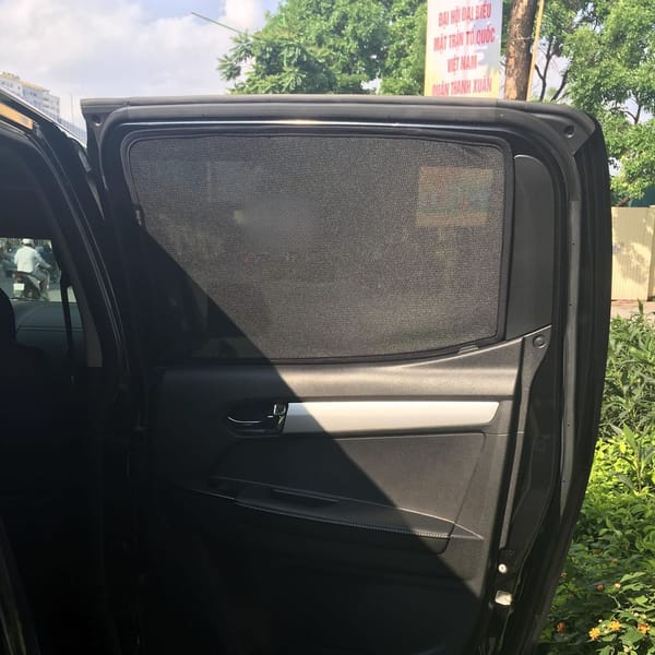 ISUZU D-MAX 2015-2019 custom-fit car window sun shades — photo 1