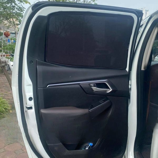 ISUZU D-MAX 2021-2025 custom-fit car window sun shades — photo 1
