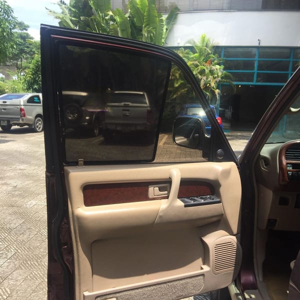 ISUZU TROOPER custom-fit car window sun shades — photo 2