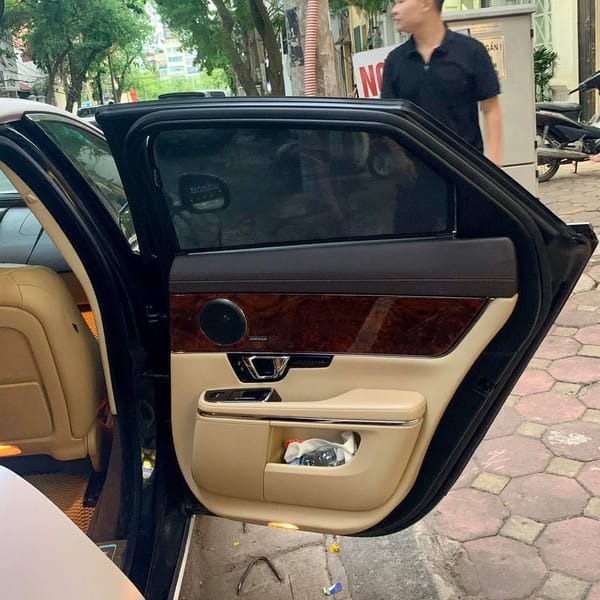 JAGUAR XJL custom-fit car window sun shades — photo 3