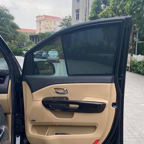 KIA GRAND CARNIVAL 2015-2021 custom-fit car window sun shades — photo 1