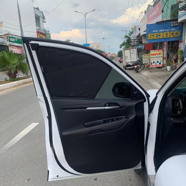 KIA SONET custom-fit car window sun shades — photo 6