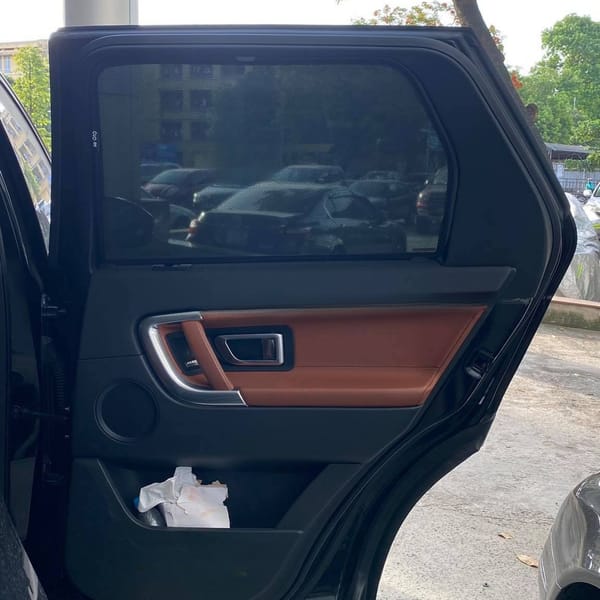 LAND ROVER DISCOVERY SPORT HSE custom-fit car window sun shades — photo 1