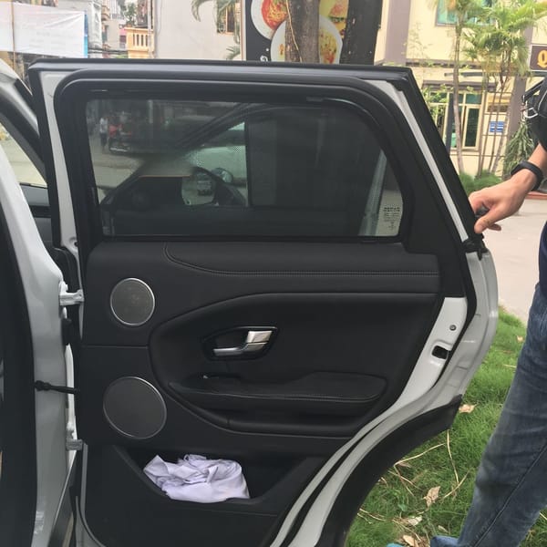 LAND ROVER RANGE ROVER EVOQUE custom-fit car window sun shades — photo 5