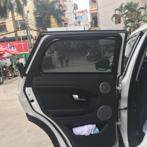 LAND ROVER RANGE ROVER EVOQUE custom-fit car window sun shades — photo 7