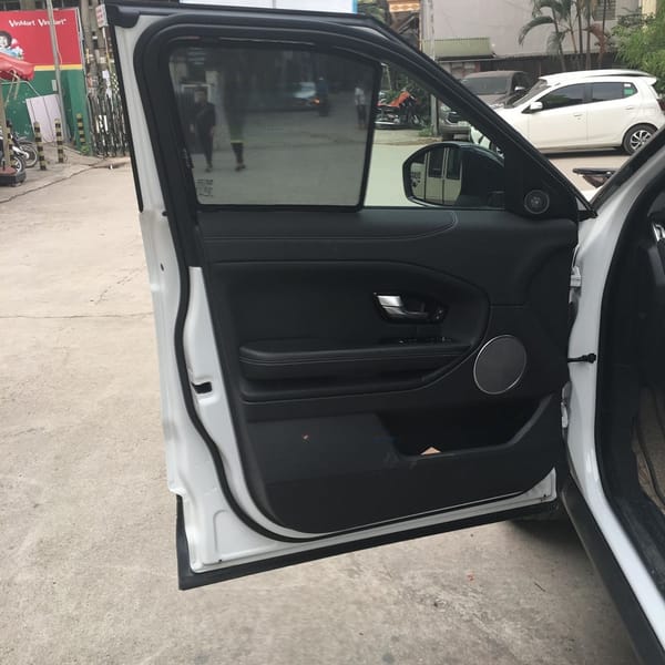 LAND ROVER RANGE ROVER EVOQUE custom-fit car window sun shades — photo 8