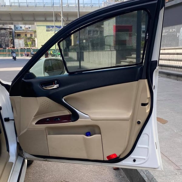 LEXUS IS250 custom-fit car window sun shades — photo 2