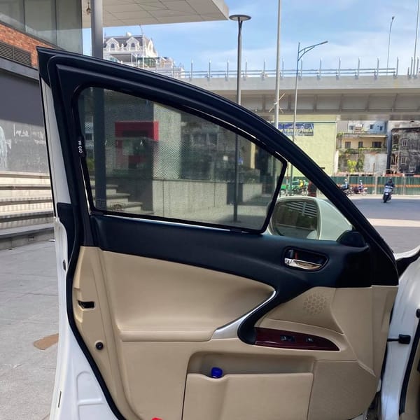 LEXUS IS250 custom-fit car window sun shades — photo 4