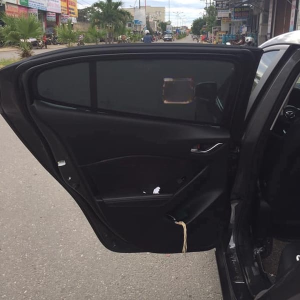 MAZDA 3 2014-2019 custom-fit car window sun shades — photo 5