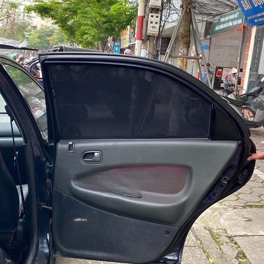 MAZDA 323 1994-1998 custom-fit car window sun shades — photo 2