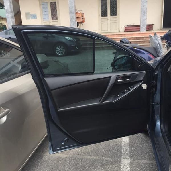 MAZDA 3 2009-2014 custom-fit car window sun shades — photo 6