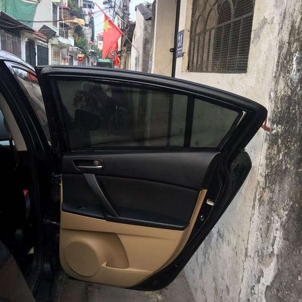 MAZDA 3 2009-2014 custom-fit car window sun shades — photo 9