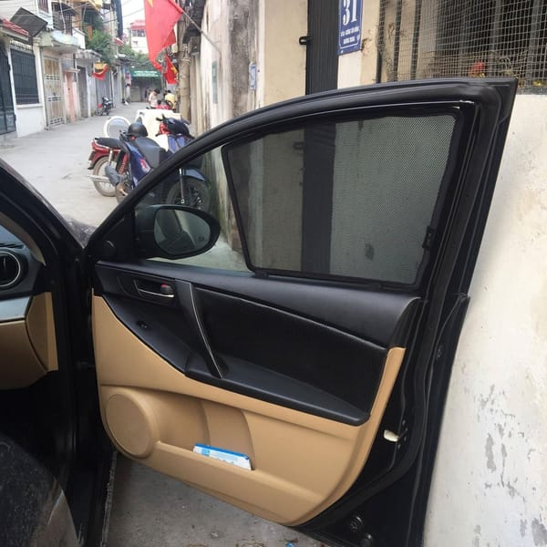 MAZDA 3 2009-2014 custom-fit car window sun shades — photo 10