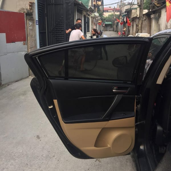 MAZDA 3 2009-2014 custom-fit car window sun shades — photo 11