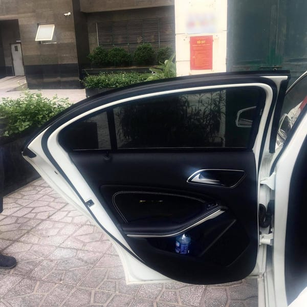 MERCEDES A200 custom-fit car window sun shades — photo 1