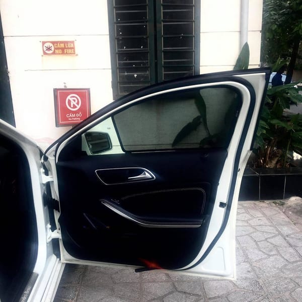 MERCEDES A200 custom-fit car window sun shades — photo 4