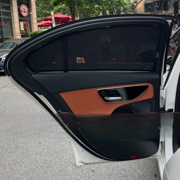 MERCEDES C200 2022-2025 custom-fit car window sun shades — photo 1